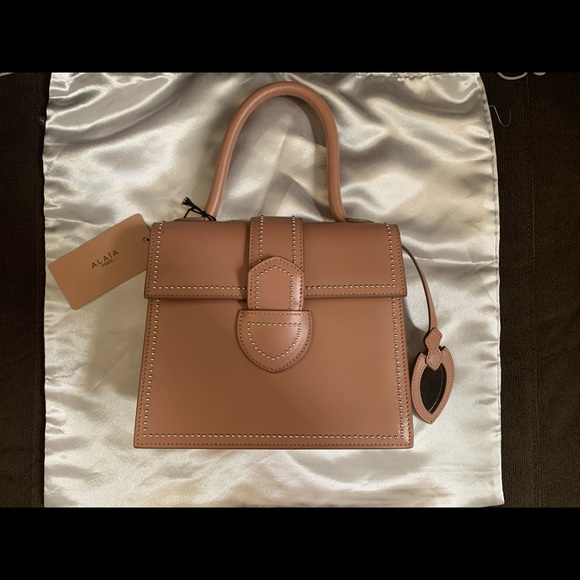 Alaïa Leonie Small Nude Bag - Picture 15 of 15